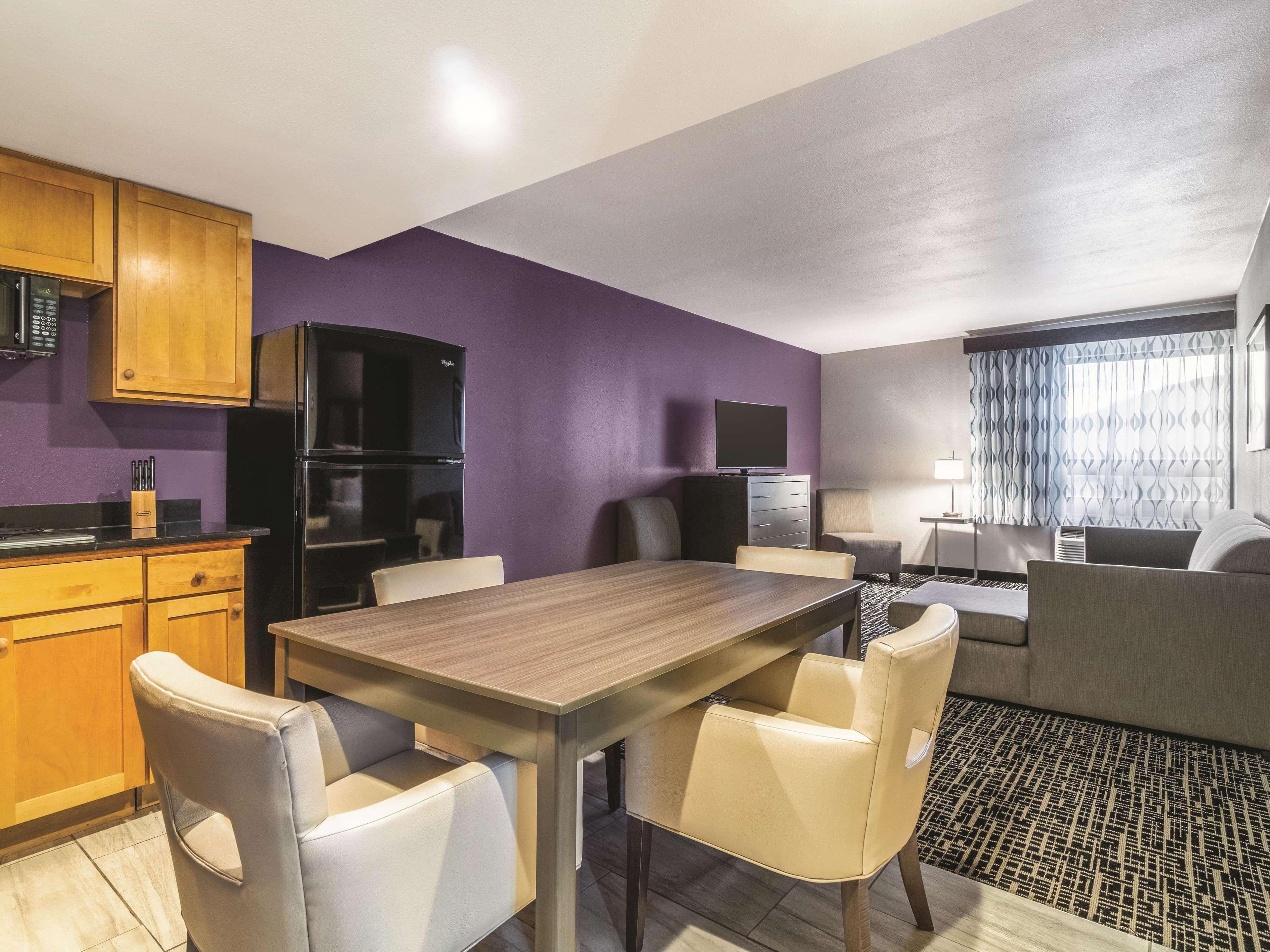 La Quinta By Wyndham Hotel