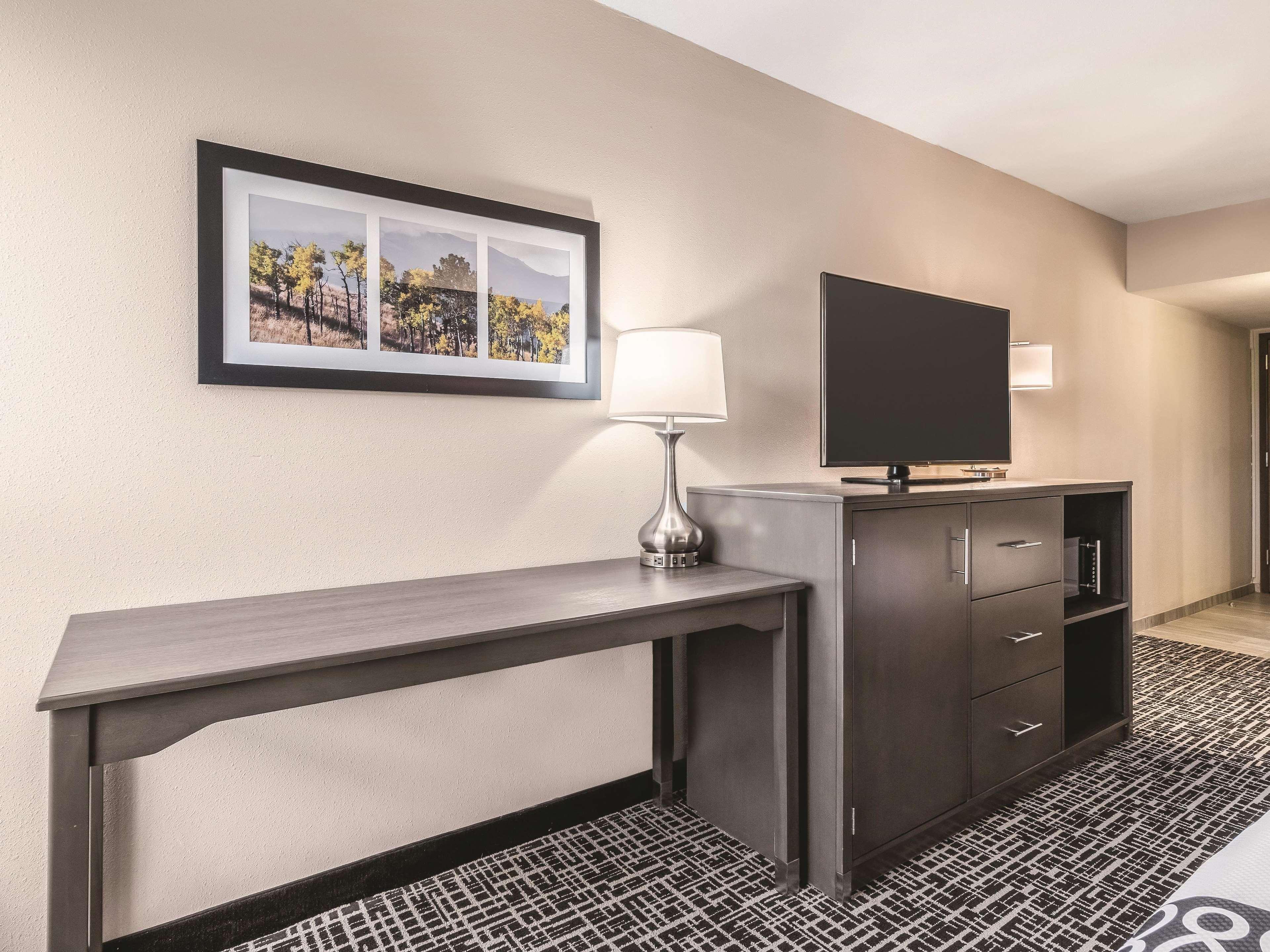 La Quinta By Wyndham Hotel